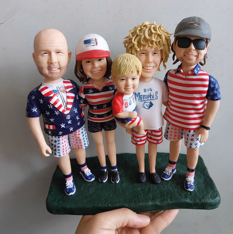 Fully Customizable Five Bobbleheads（person or pet）