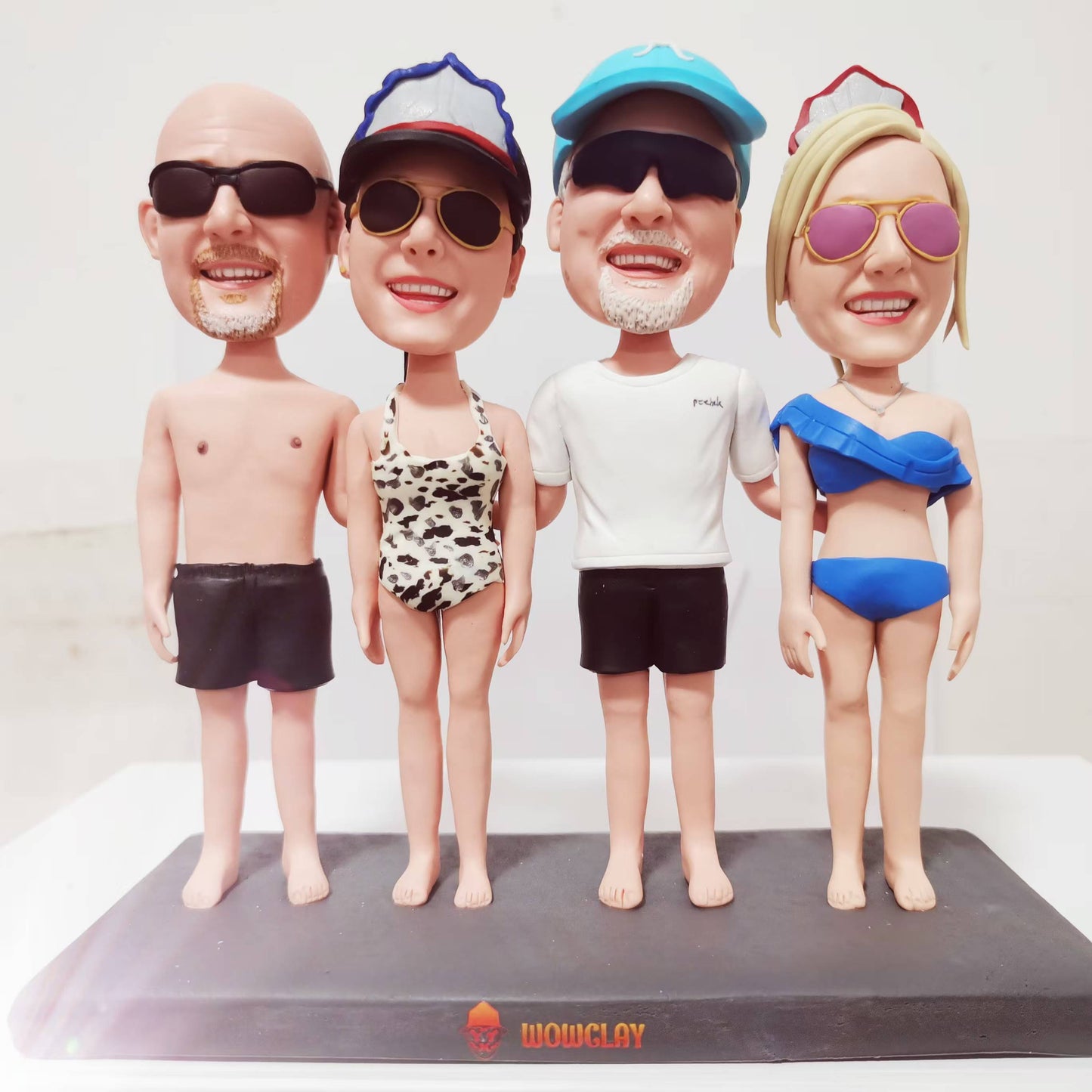 Fully Customizable Four Bobbleheads（person or pet）